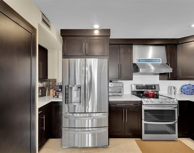 1401 S Ocean Drive - Photo Thumbnail 13