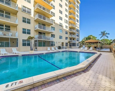 1401 S Ocean Drive - Photo Thumbnail 32