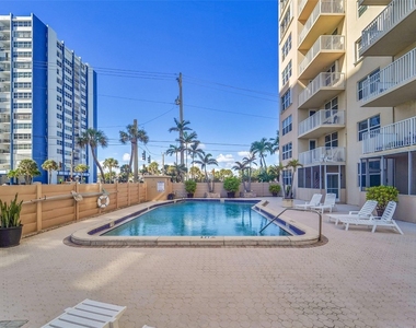 1401 S Ocean Drive - Photo Thumbnail 37