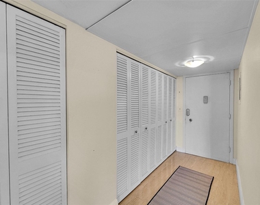 1401 S Ocean Drive - Photo Thumbnail 10