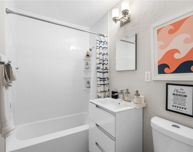 425 Ne 25th Street - Photo Thumbnail 33