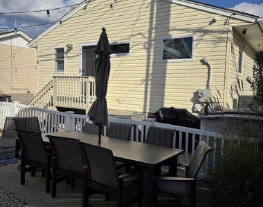 120 W Chadwick Way - Photo Thumbnail 2