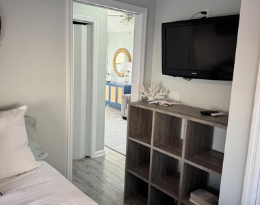 120 W Chadwick Way - Photo Thumbnail 10