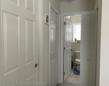 121 W Tide Way - Photo Thumbnail 6