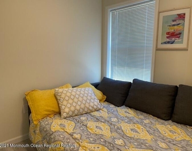 121 W Tide Way - Photo Thumbnail 8