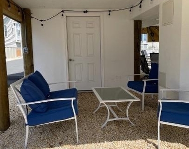 121 W Tide Way - Photo Thumbnail 11