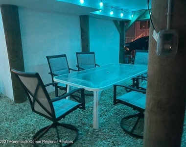 121 W Tide Way - Photo Thumbnail 14