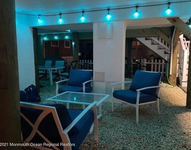 121 W Tide Way - Photo Thumbnail 7