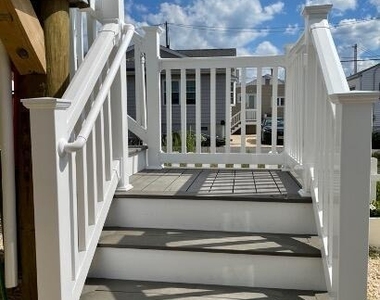 121 W Tide Way - Photo Thumbnail 16