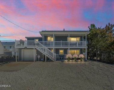273 N 12th Street - Photo Thumbnail 2