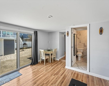 273 N 12th Street - Photo Thumbnail 17