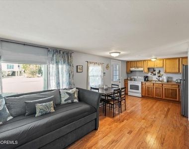 273 N 12th Street - Photo Thumbnail 5