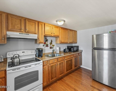 273 N 12th Street - Photo Thumbnail 7
