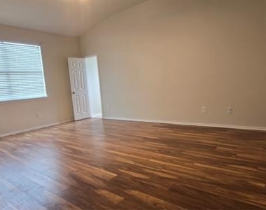 3432 Fashion Street - Photo Thumbnail 14