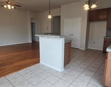 3432 Fashion Street - Photo Thumbnail 12