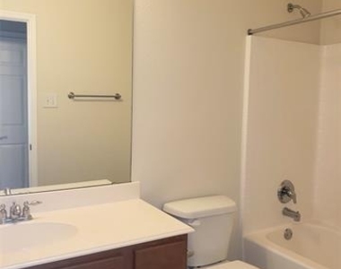 3432 Fashion Street - Photo Thumbnail 21