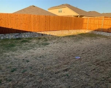 2626 Fieldcrest Lane - Photo Thumbnail 6