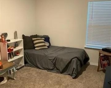 2626 Fieldcrest Lane - Photo Thumbnail 5