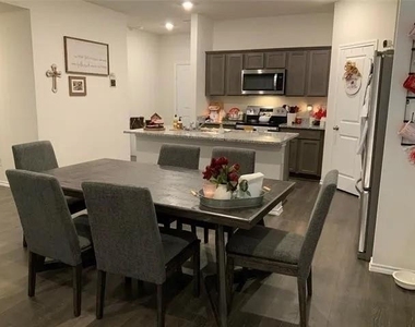 2626 Fieldcrest Lane - Photo Thumbnail 14