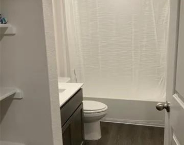 2626 Fieldcrest Lane - Photo Thumbnail 21