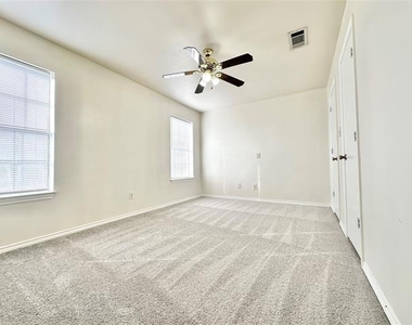 8869 Liberty Road - Photo Thumbnail 16