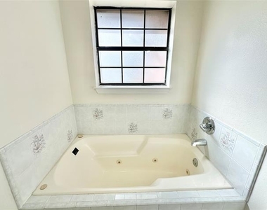 8869 Liberty Road - Photo Thumbnail 13
