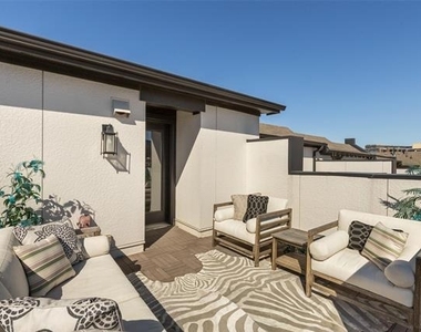 916 W Peach Street - Photo Thumbnail 25