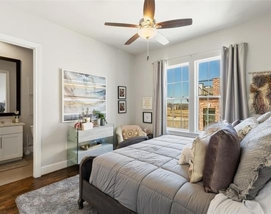 916 W Peach Street - Photo Thumbnail 17