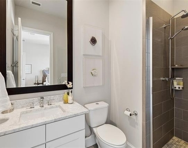 916 W Peach Street - Photo Thumbnail 18