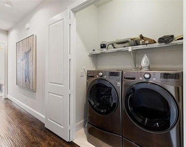 916 W Peach Street - Photo Thumbnail 21