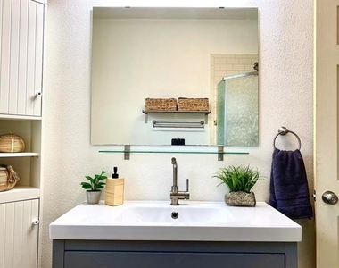 5110 Lindsley Avenue - Photo Thumbnail 11