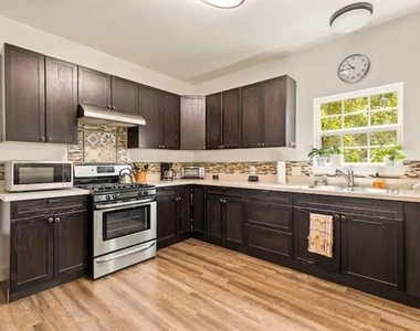 5110 Lindsley Avenue - Photo Thumbnail 9
