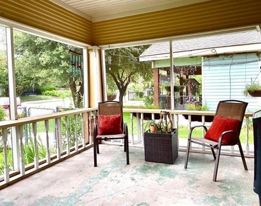 5110 Lindsley Avenue - Photo Thumbnail 3