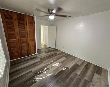 2206 Rockefeller Boulevard - Photo Thumbnail 4
