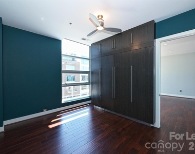 1100 Metropolitan Avenue - Photo Thumbnail 8