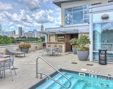 1100 Metropolitan Avenue - Photo Thumbnail 13