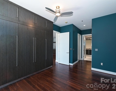 1100 Metropolitan Avenue - Photo Thumbnail 6