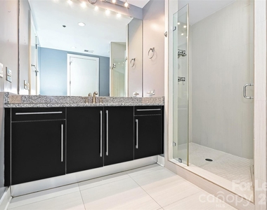 1100 Metropolitan Avenue - Photo Thumbnail 7