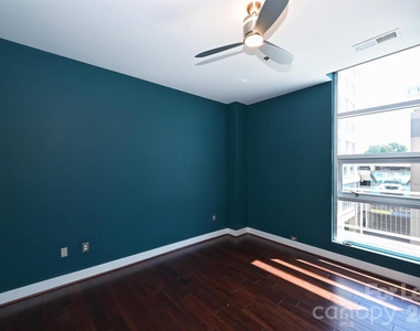 1100 Metropolitan Avenue - Photo Thumbnail 9