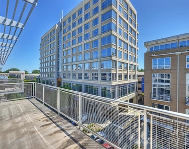 1100 Metropolitan Avenue - Photo Thumbnail 17