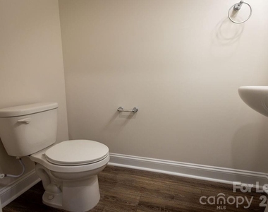 4160 Steel Way - Photo Thumbnail 29