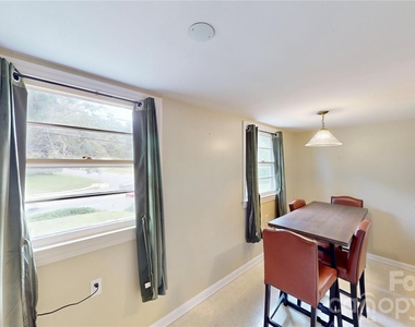 1136 E Woodlawn Road - Photo Thumbnail 16