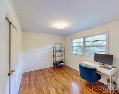 1136 E Woodlawn Road - Photo Thumbnail 20