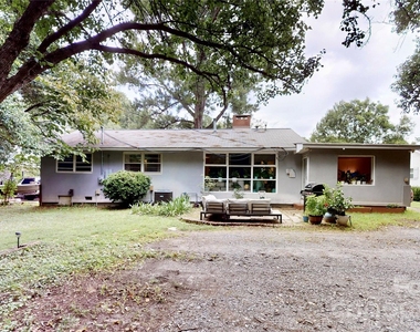 1136 E Woodlawn Road - Photo Thumbnail 22