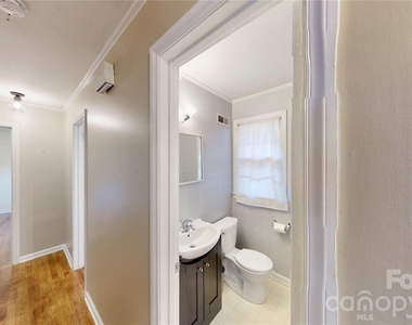 1136 E Woodlawn Road - Photo Thumbnail 21