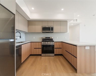 7510 Sepulveda Boulevard - Photo Thumbnail 9