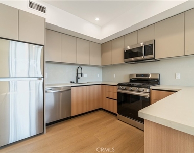 7510 Sepulveda Boulevard - Photo Thumbnail 8