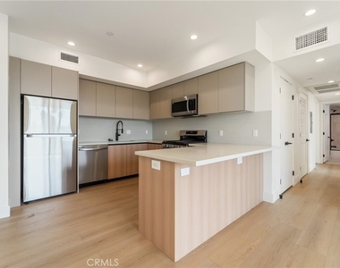 7510 Sepulveda Boulevard - Photo Thumbnail 7