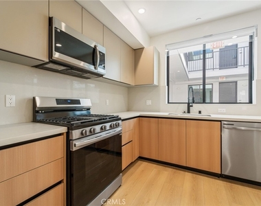 7510 Sepulveda Boulevard - Photo Thumbnail 10