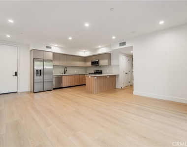 7510 Sepulveda Boulevard - Photo Thumbnail 7